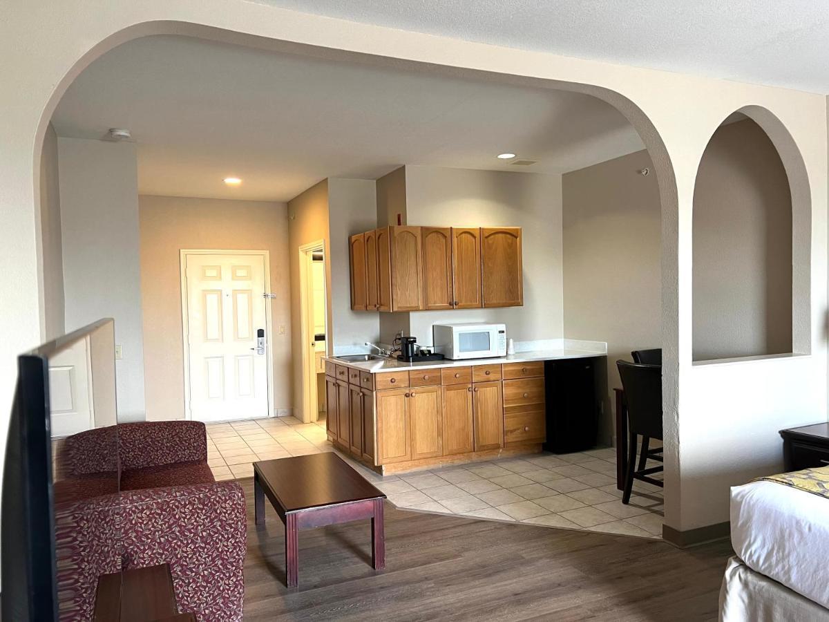 Baymont By Wyndham Houston Brookhollow Bagian luar foto