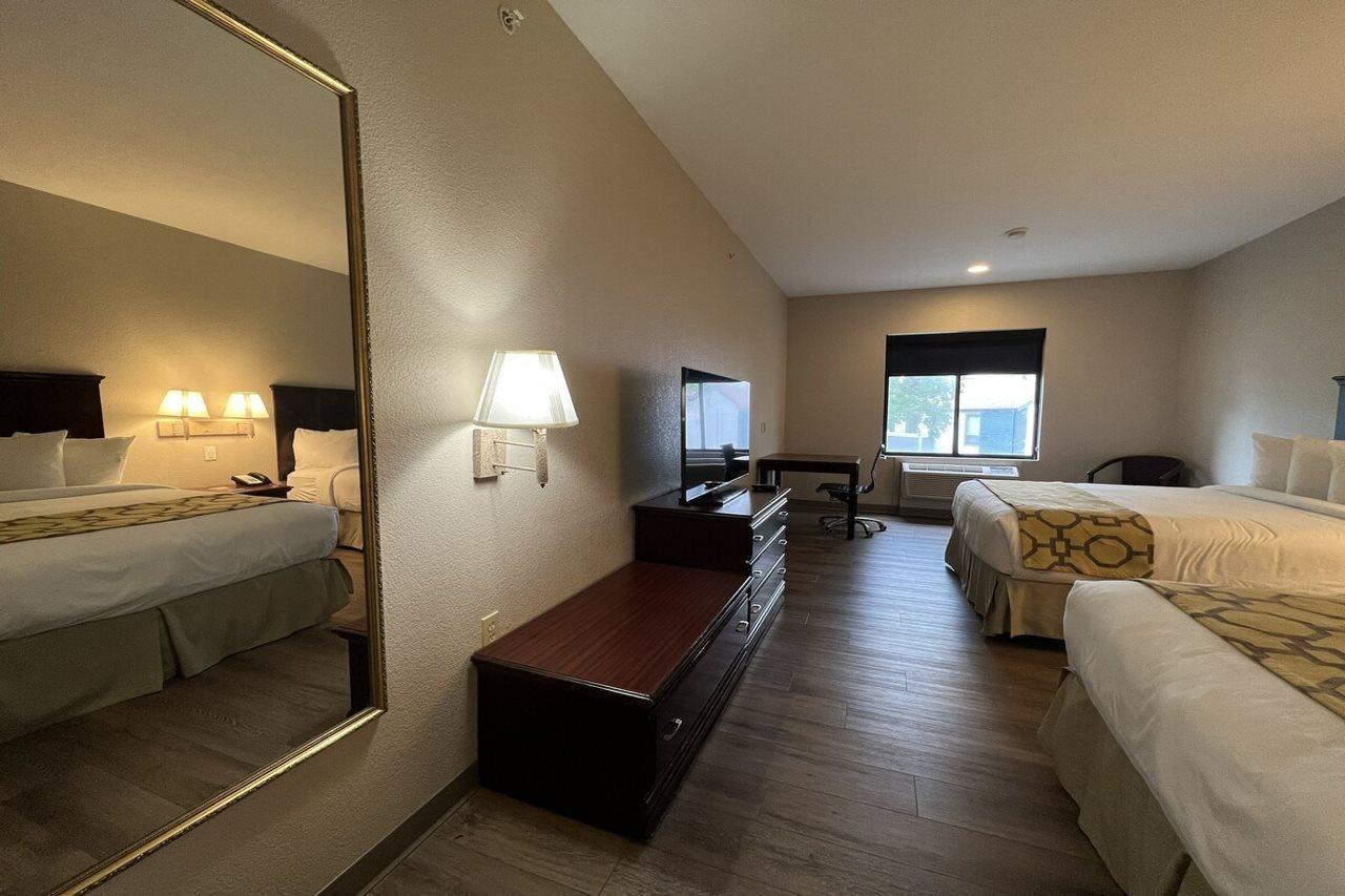 Baymont By Wyndham Houston Brookhollow Bagian luar foto
