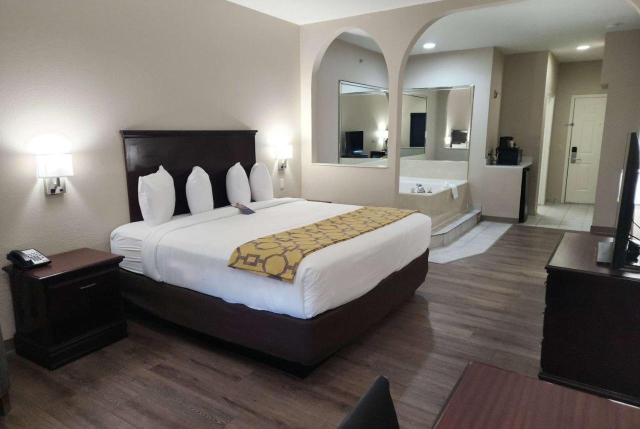 Baymont By Wyndham Houston Brookhollow Bagian luar foto