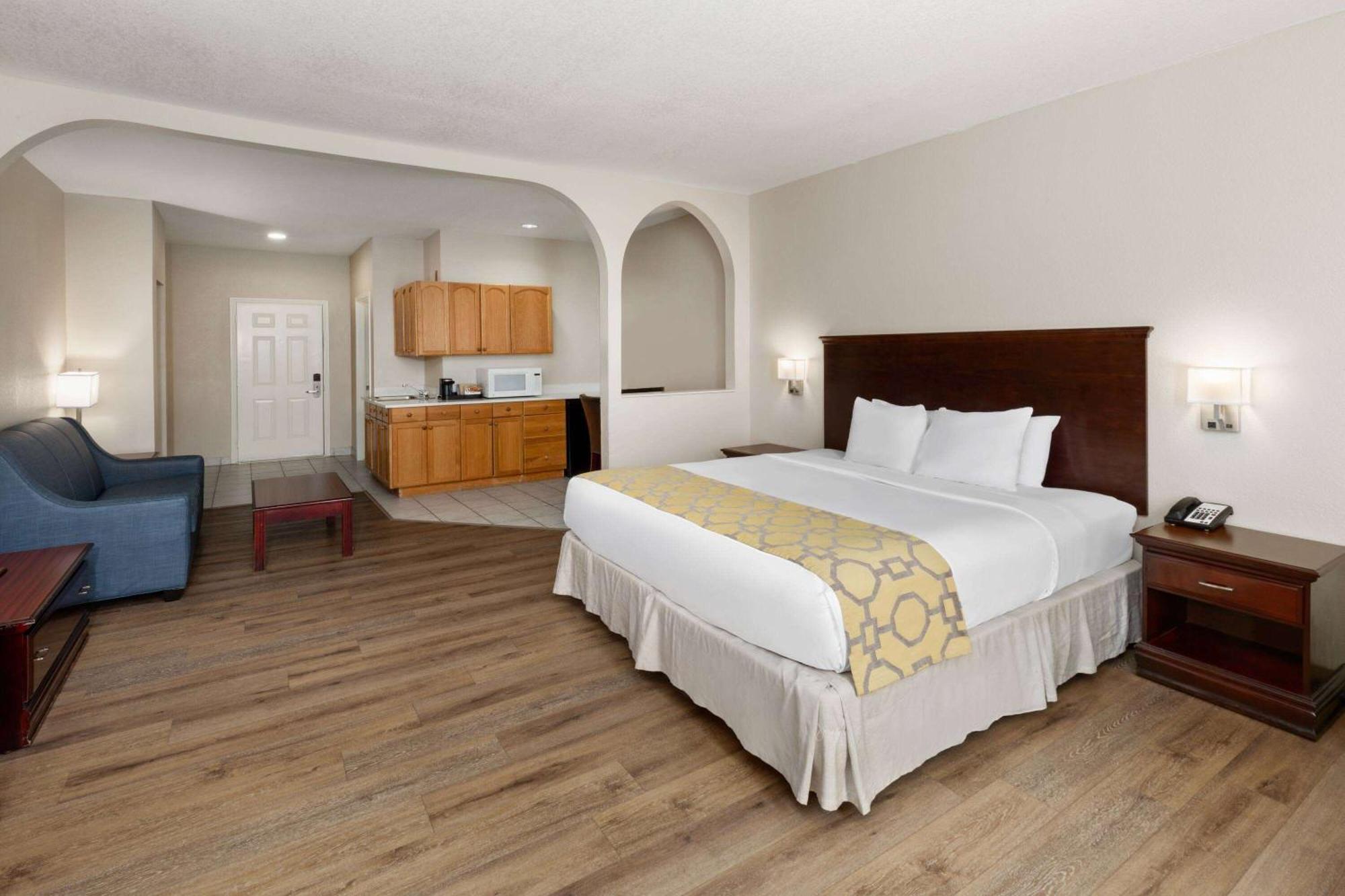 Baymont By Wyndham Houston Brookhollow Bagian luar foto